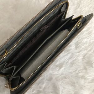 Francesca’s cross body